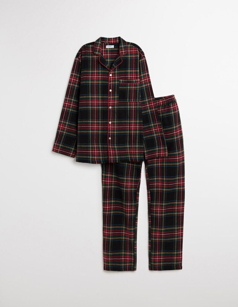 Pijama xadrez clássico de flanela para homem.