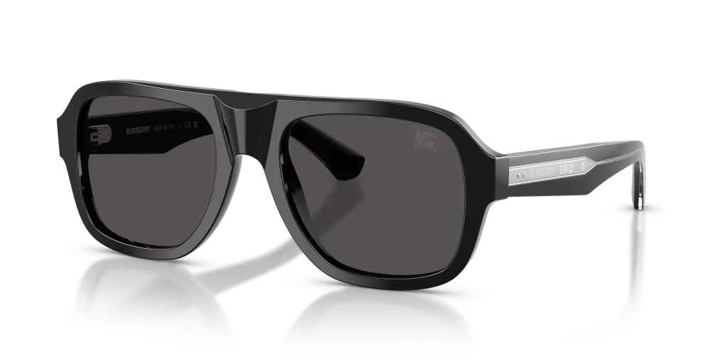 Óculos de sol pretos com armação elegante.