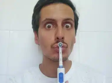 escova de dentes elétrica oral b