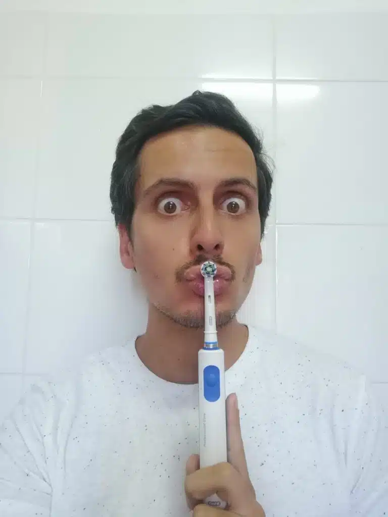 escova de dentes elétrica oral b