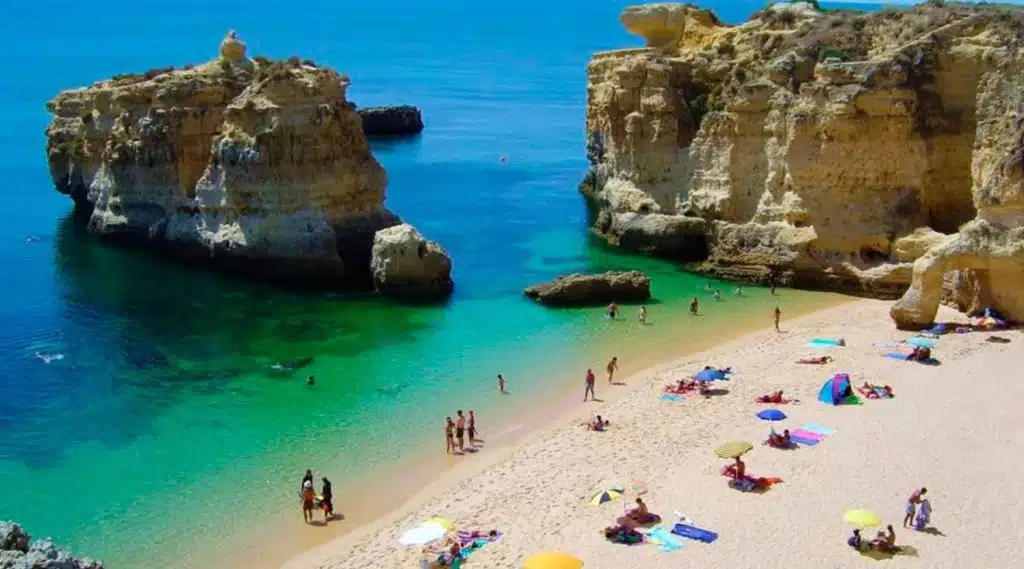 Praia olhos de água antes