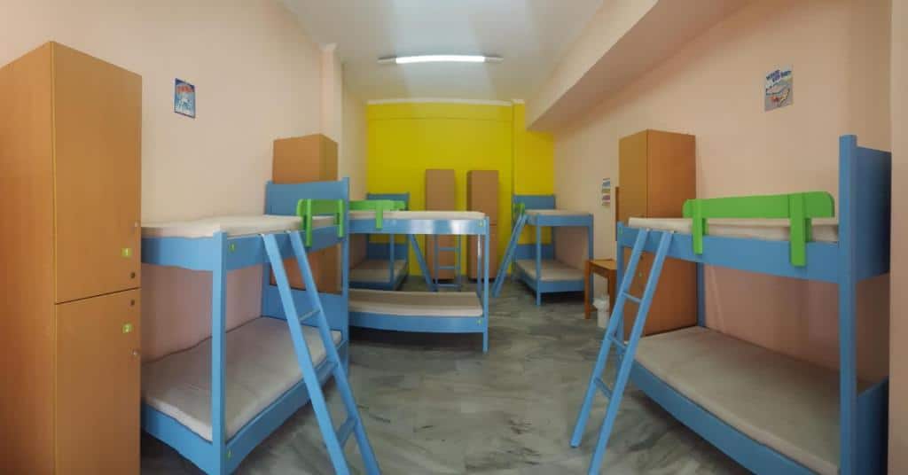 Youth Hostel Anna viagem lisboa santorini grecia