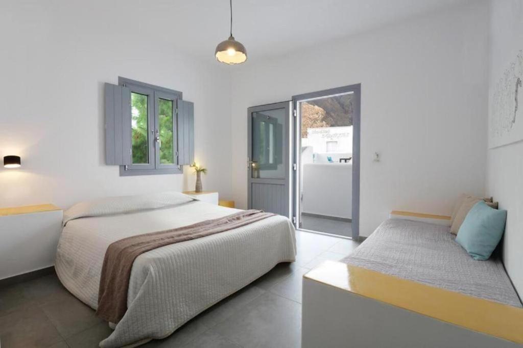 Pine Vista Perissa viagem lisboa santorini grecia