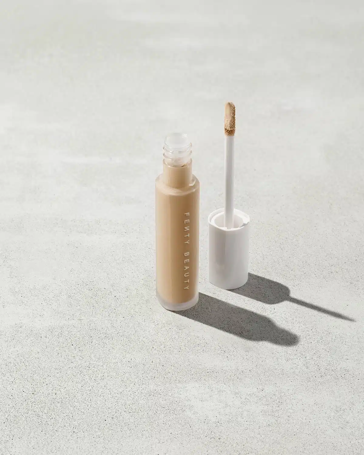 PRO FILT'R INSTANT RETOUCH CONCEALER da Fenty Beauty