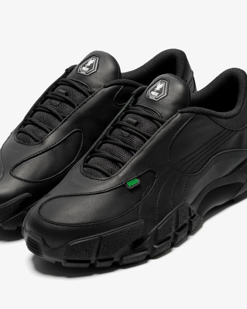 Ténis PUMA pretos modernos e desportivos