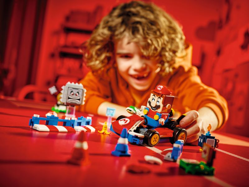 Mario Kart™ - LEGO Mario Interativo e Kart Padrão (72043)