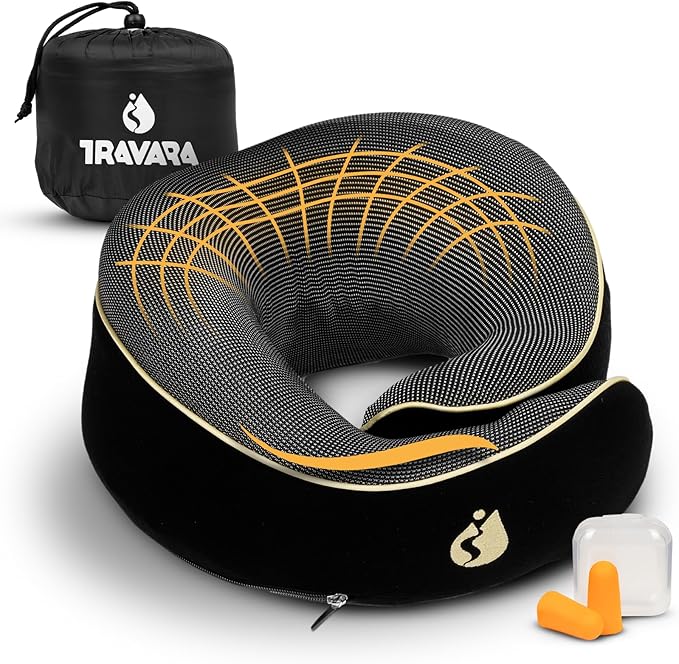 Almofada de viagem preta com bolsa e protetores auriculares.