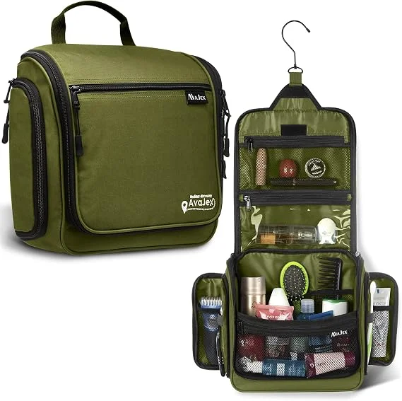 Bolsa de higiene verde da avajex mostrada fechada e aberta com compartimentos suspensos cheios de cosméticos