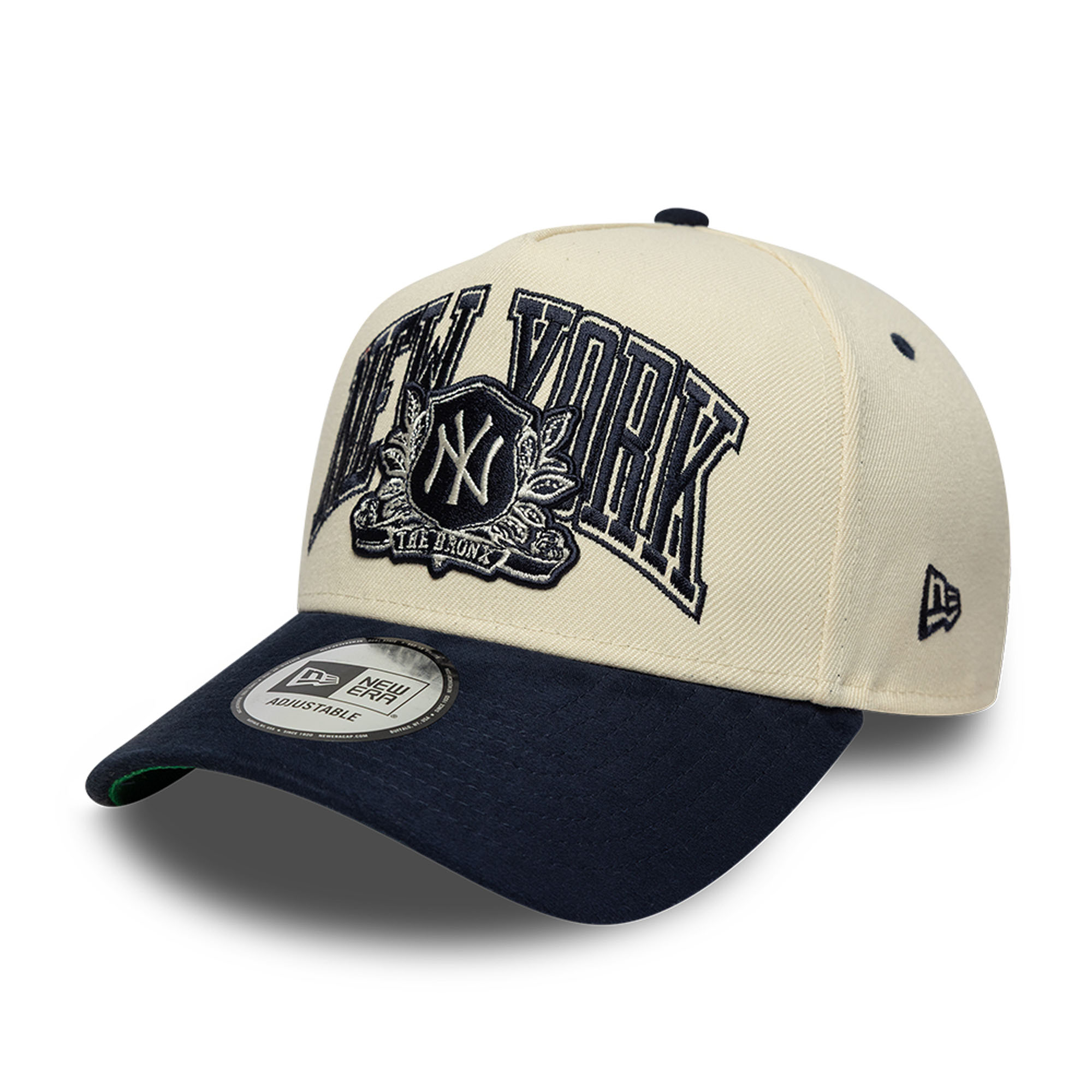 Boné New Era 9FORTY bege com aba azul marinho e bordado frontal New York Yankees da coleção de outono
