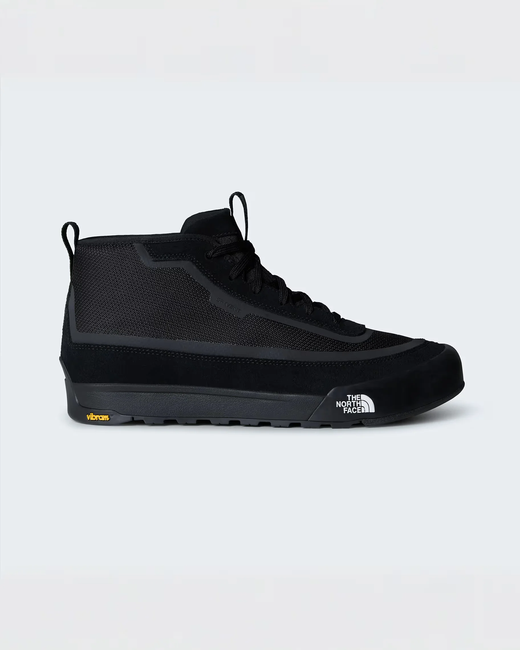 Bota preta de cano médio The North Face com sola Vibram e tecnologia DryVent, destacada entre as melhores botas de inverno para homem