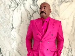 Steve Harvey Suit Photo: https://www.gq.com/story/steve-harvey-style-icon-era