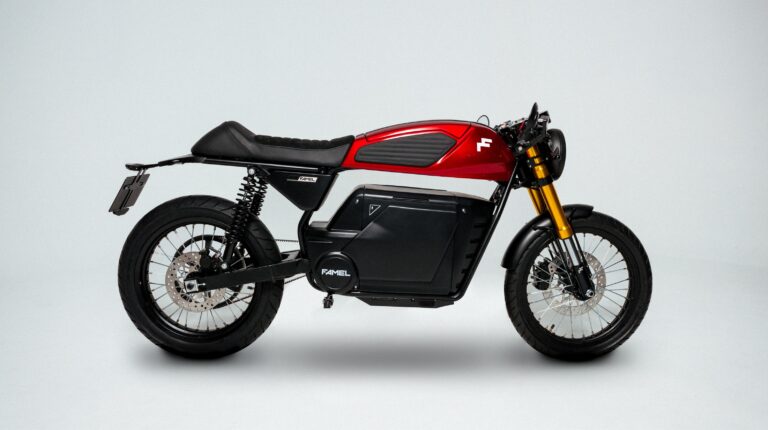 Motocicleta elétrica moderna com design estilizado.