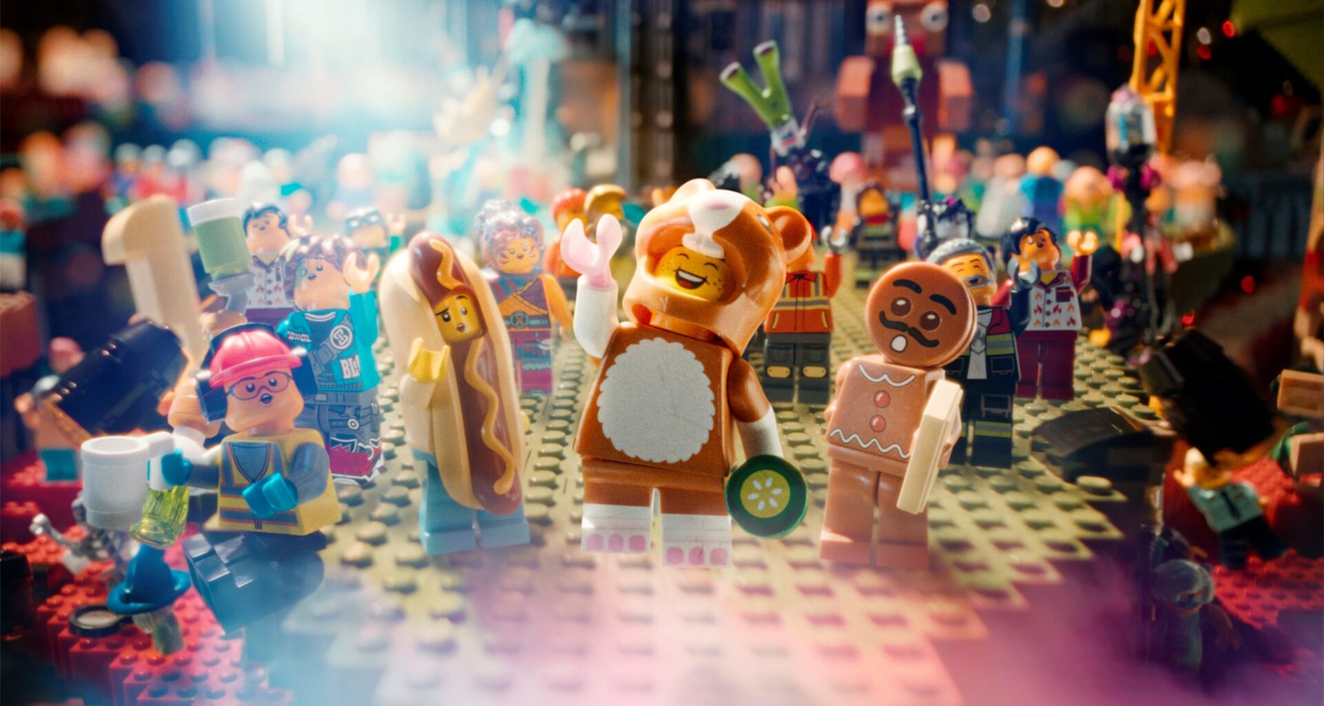Lego Minifigures em festa animada
