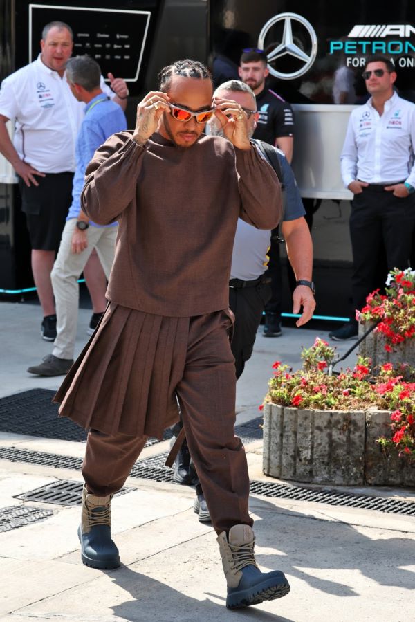 Lewis Hamilton Outfit Grand Prix Bahrein 2023
Photo: Racing News 365