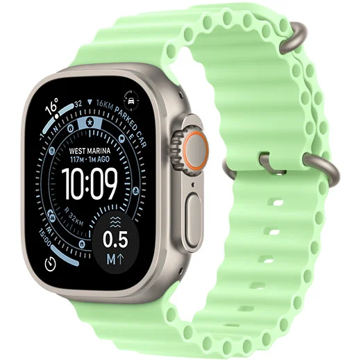 Apple Watch Ultra com bracelete Ocean em verde-claro.