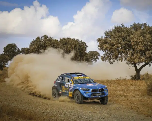 Odisseias Experiência de Co-Piloto de Rally Raid num BMW X2 com Opção Sessão de Vídeo | Piloto Filipe Cachopas