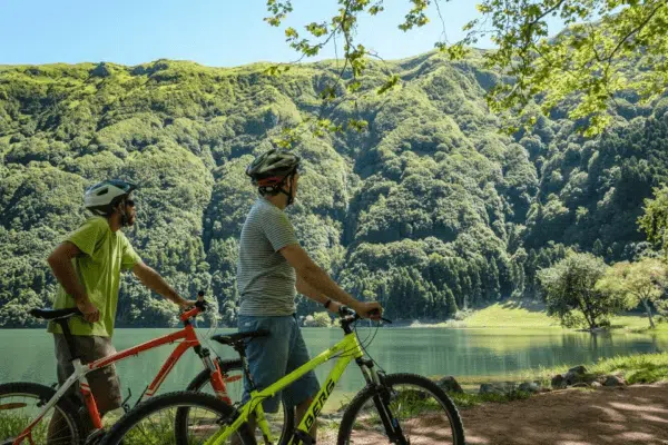 Passeio Bicicleta Sete cidades. Photo: Futurismo Azores Whale Watching em Get Your Guide