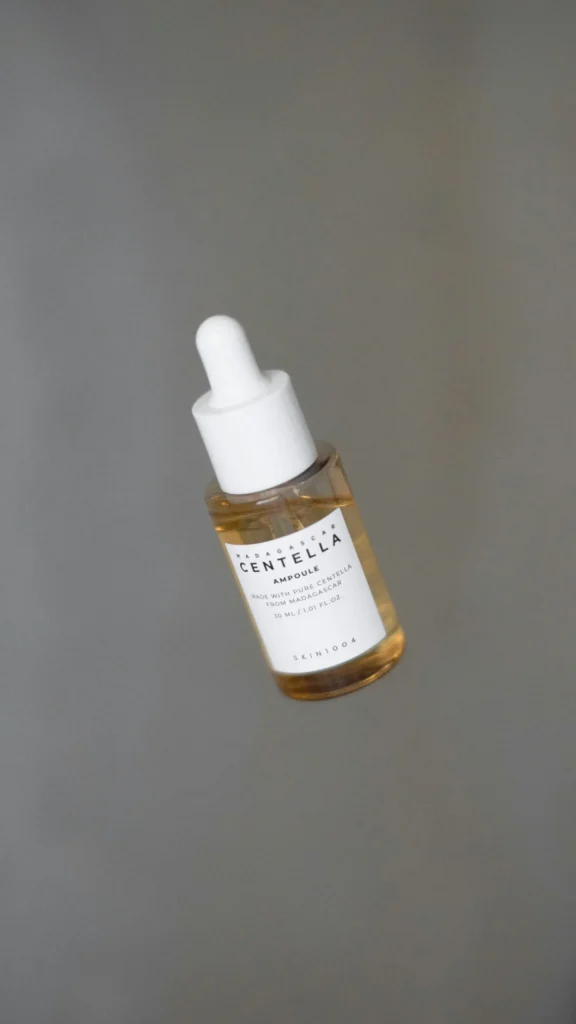Madagascar Centella Ampoule da SKIN1004, disponível online.