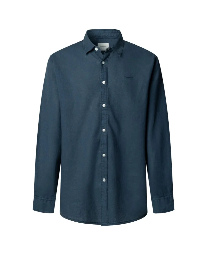 Camisa azul escura de manga comprida com botões brancos.