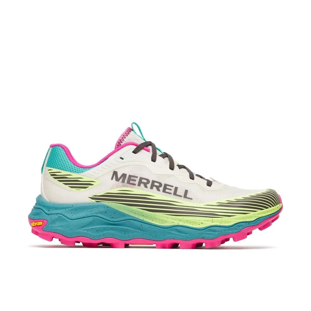 Sapatilha de trail Merrell homem com cabedal claro, entressola azul, detalhes verde néon e sola rosa.