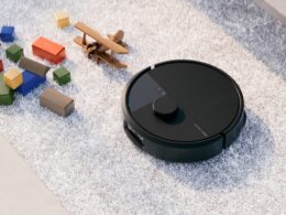 Roomba® Plus 505 Combo Robot + AutoWash™ Dock