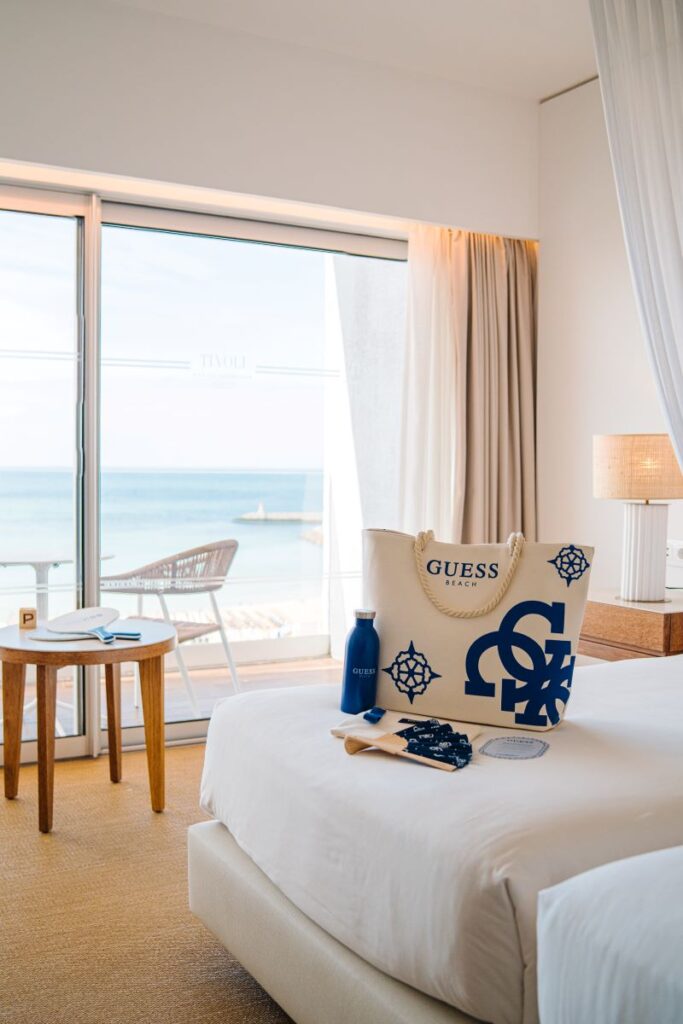Quarto de hotel com vista para o mar