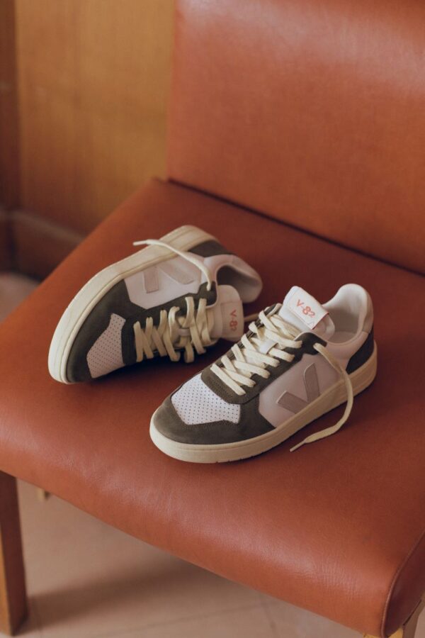VEJA V-82 EXTRA WHITE NATURAL KAKI PVP 175,00 Euros