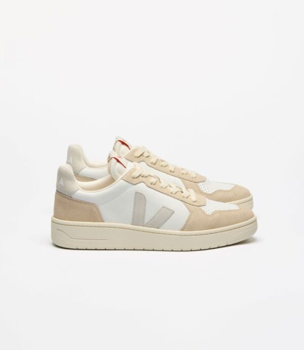 VEJA V-82 EXTRA WHITE NATURAL ALMOND PVP 175,00 Euros